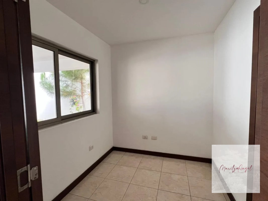 ALQUILER DE CASA EN ZONA 16 SECTOR KANAJUYU — Casa en Alquiler en Kanajuyú, Zona 16, Guatemala, Ciudad — foto 3 de 11