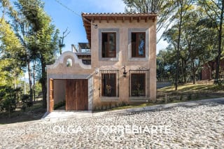 Casa en Antigua Gardens — Casa en Venta en Antigua, Sacatepéquez — miniatura 1 de 14