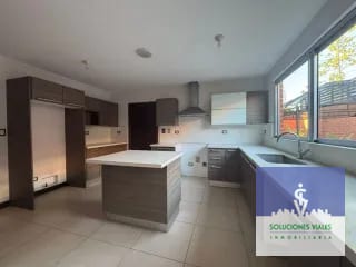 CASA EN ALQUILER de 4 habitaciones, zona 16 — Casa en Alquiler en Loma de Los Pinos, Zona 16, Guatemala, Ciudad — miniatura 8 de 9
