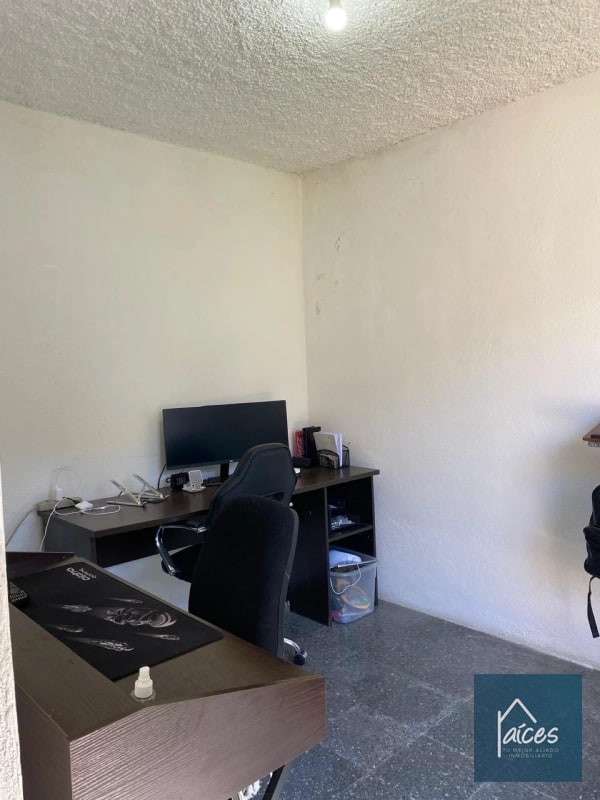 CASA EN VENTA ZONA 15 (D) - 6