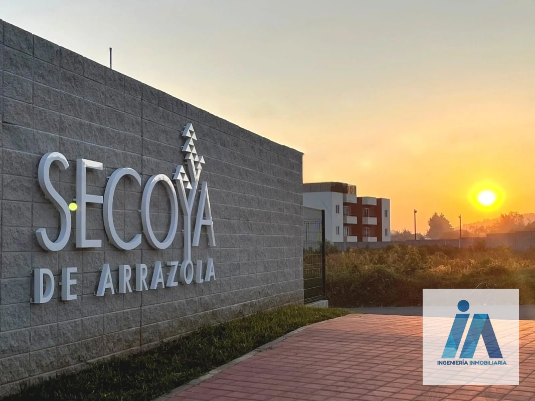 CASA EN VENTA📍Secoya de Arrazola, Km 16.5 Fraijanes Una casa diseñada para ofrecer comodidad con una increíble terraza con pérgola ideal para tus reuniones sociales. - 1