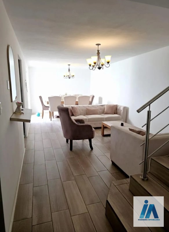 CASA EN VENTA📍Secoya de Arrazola, Km 16.5 Fraijanes Una casa diseñada para ofrecer comodidad con una increíble terraza con pérgola ideal para tus reuniones sociales. - 14