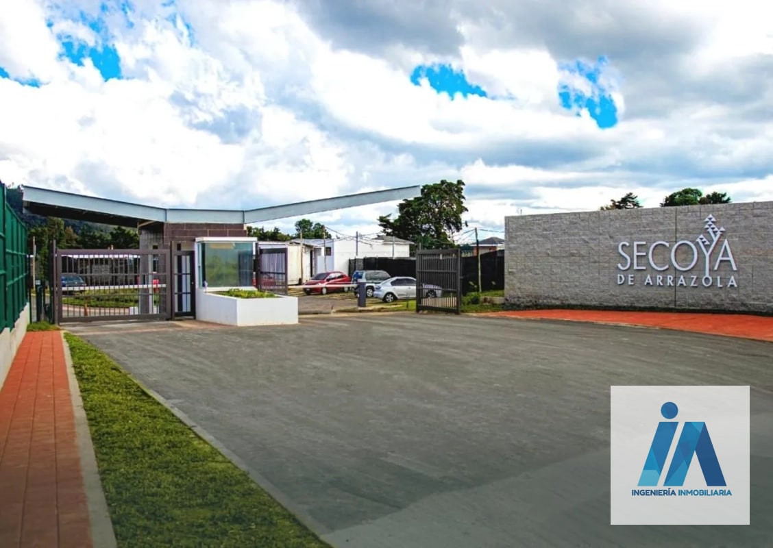 CASA EN VENTA📍Secoya de Arrazola, Km 16.5 Fraijanes Una casa diseñada para ofrecer comodidad con una increíble terraza con pérgola ideal para tus reuniones sociales. - 3