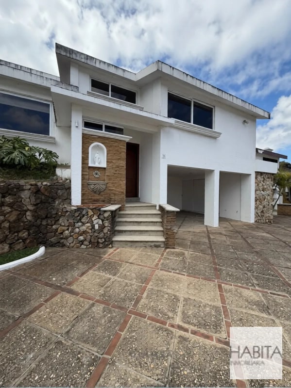 Casa Remodelada en Alquiler zona 16 La Montaña - 1