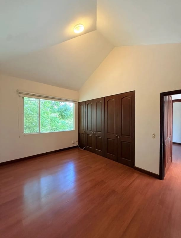 Vendo linda casa en  Portal del Bosque Kms. 22.5 CAES — Casa en Venta en Portal del Bosque, Carretera a El Salvador, Guatemala, Ciudad — foto 6 de 17