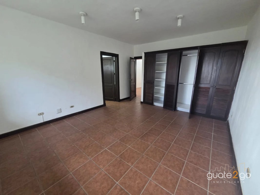 Amplia casa en km 13 CAES - 9