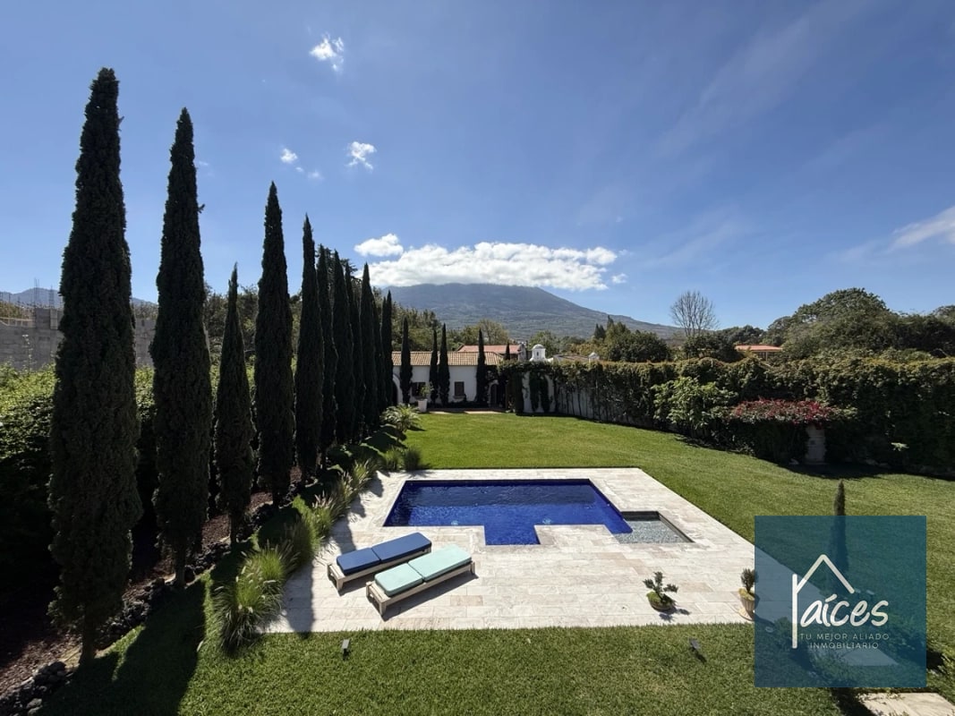 Villa italiana en venta en Antigua Guatemala (D) - 2