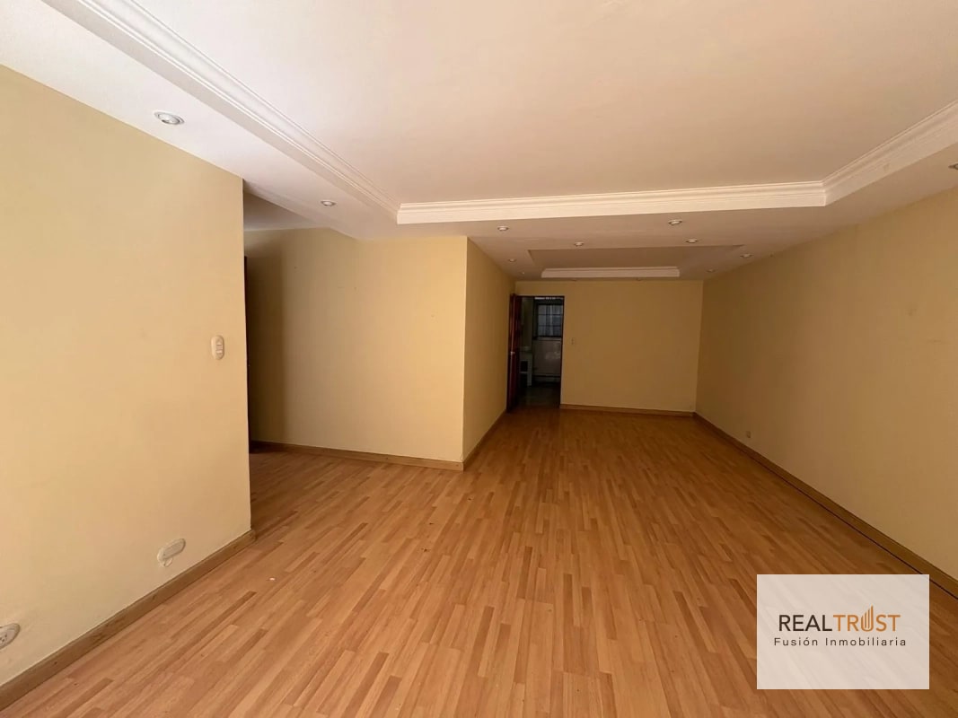 Casa en renta zona 14 para VIVIENDA u OFICINA - 1