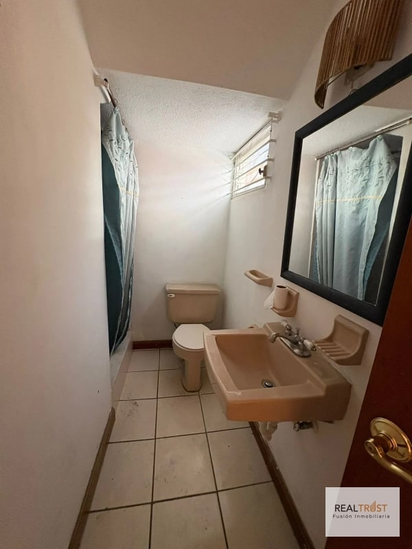 Casa en renta zona 14 para VIVIENDA u OFICINA - 14