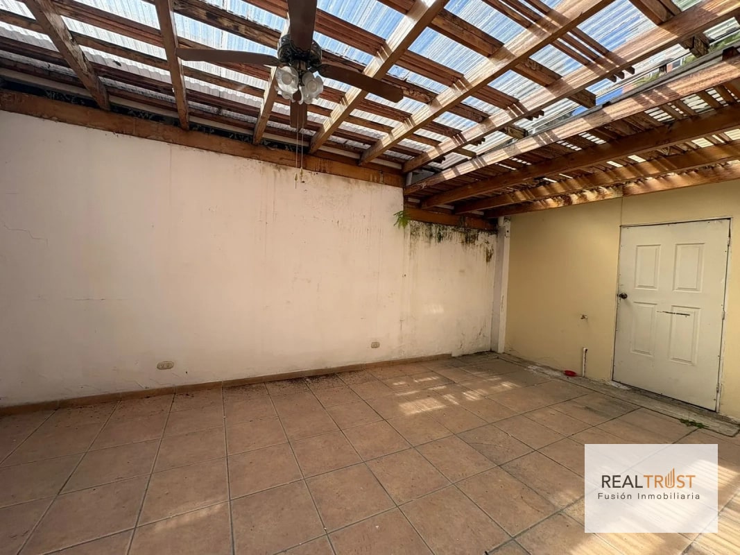 Casa en renta zona 14 para VIVIENDA u OFICINA - 7