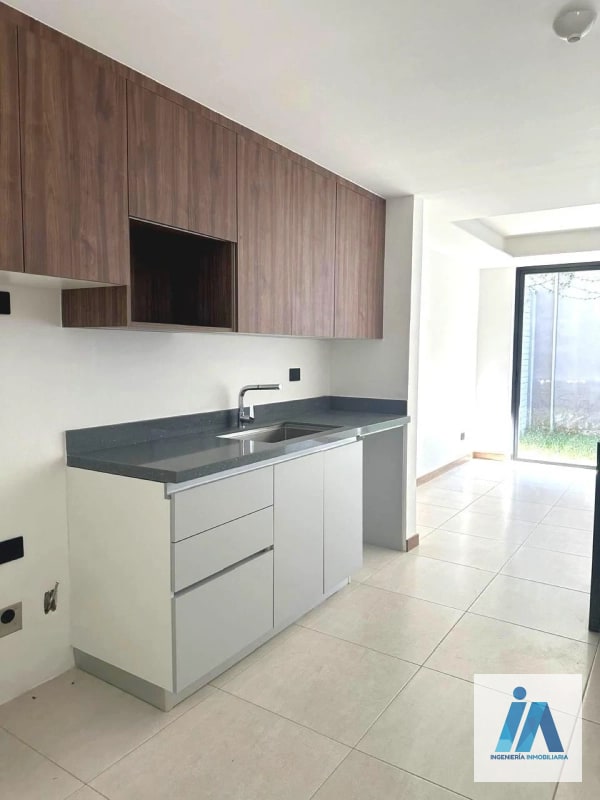 CASA EN ALQUILER – Condominio Danté Kanajuyú, Zona 16 - 14