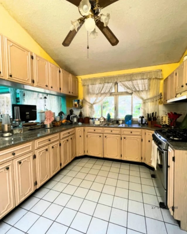 CASA EN VENTA EN SAN CRISTÓBAL DE UN NIVEL ESTILO GRANJA - 5