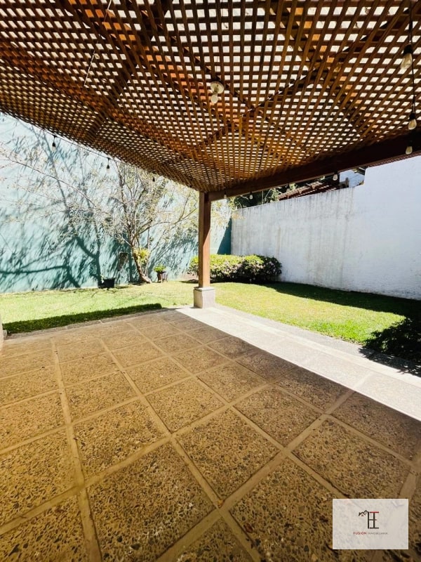 VENDO AMPLIA Y CÉNTRICA CASA VALLES DE NAPA KM.16,5 CARRETERA A EL SALVADOR - 7
