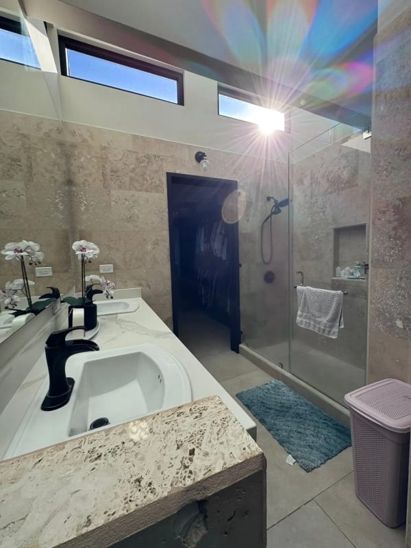 CASA EN VENTA CON PISCINA – LAZOS DE FRAIJANES; KM.20 CAES — Casa en Venta en Lazos de Fraijanes, Carretera a El Salvador, Guatemala, Ciudad — foto 10 de 15