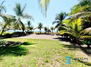 Vendo Chalet frente a la playa Gariton, Monterrico km 135 — Casa en Venta en Monterrico, Santa Rosa — miniatura 1 de 8