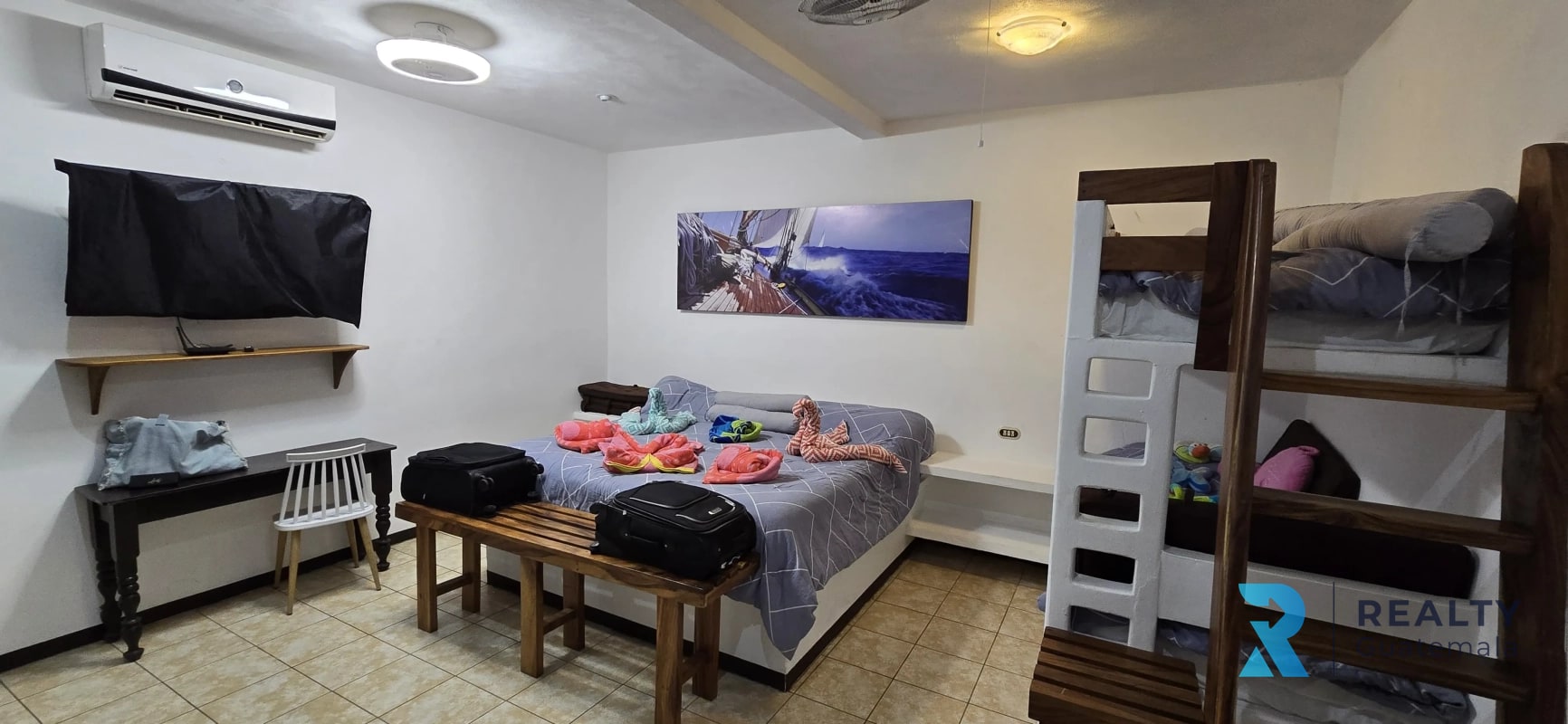 Vendo Chalet frente a la playa Gariton, Monterrico km 135 - 6
