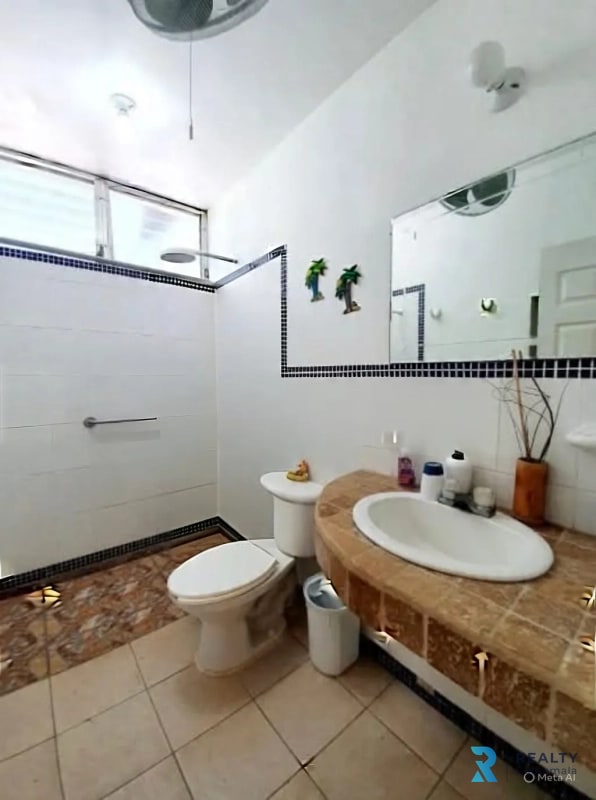 Vendo Chalet frente a la playa Gariton, Monterrico km 135 - 2