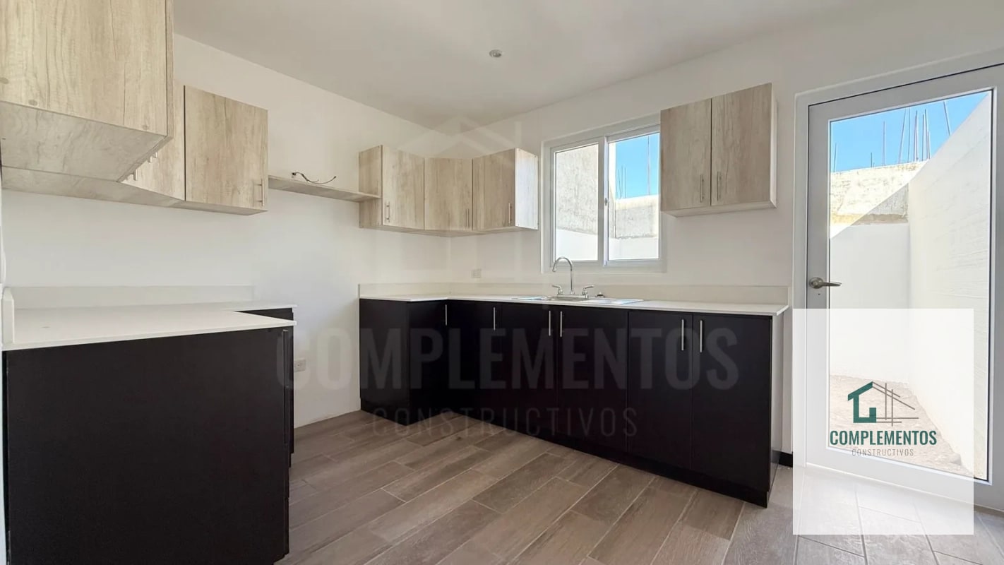 Hacienda Real, Casa en venta zona 16 - 11