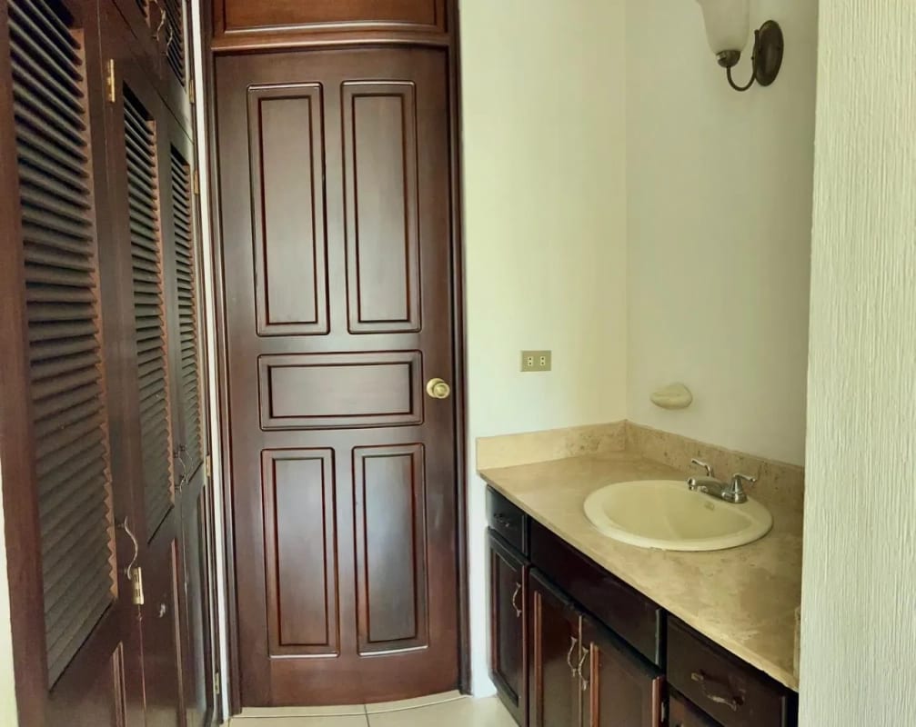 Casa en Venta, Km.16.5 Carretera Salvador — Casa en Venta en Carretera a El Salvador, Guatemala, Ciudad — foto 3 de 11