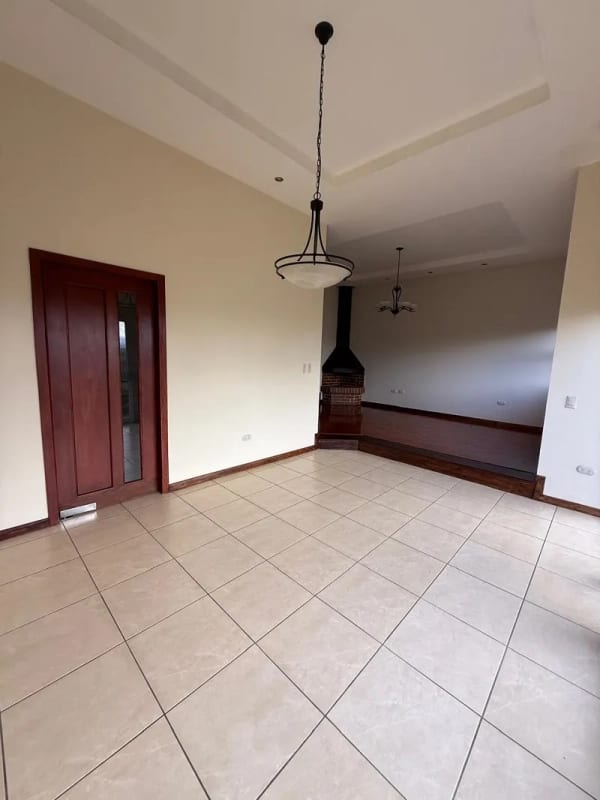 Alquiler de casa en La Rioja Carr. Salvador Km. 20.5 a Fraijanes — Casa en Alquiler en Fraijanes, Carretera a El Salvador, Guatemala, Ciudad — foto 12 de 14
