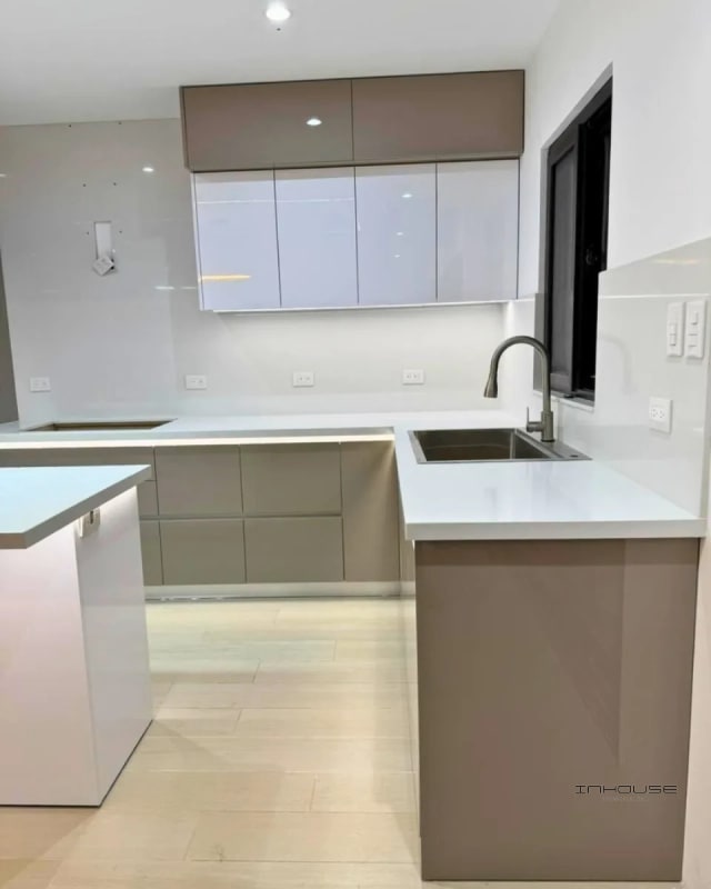 CASA EN VENTA EN ZONA 16 EN PLANOS - 14