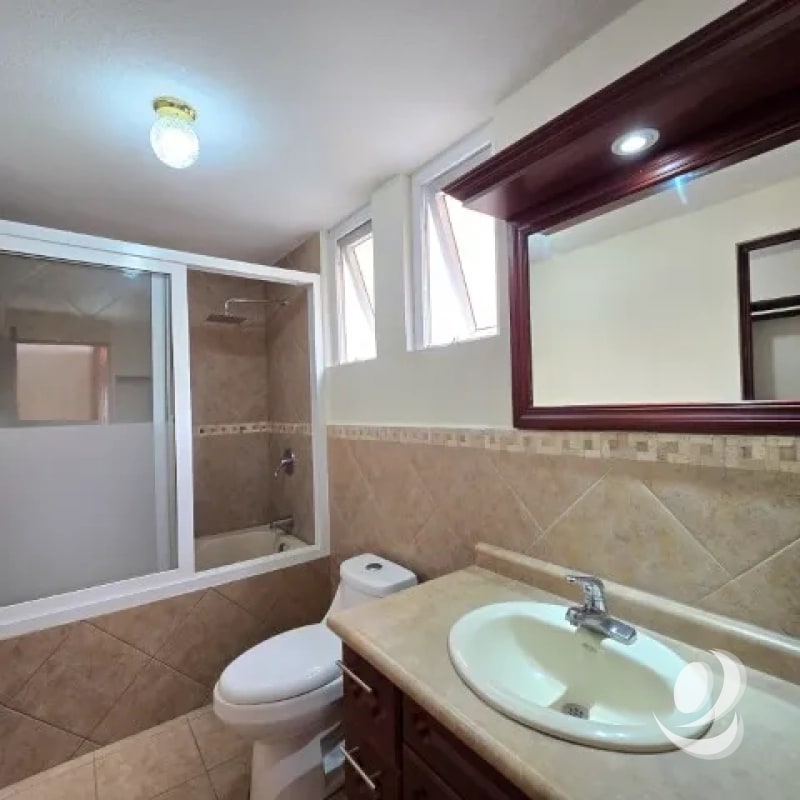 🏡 Casa en Venta - 5