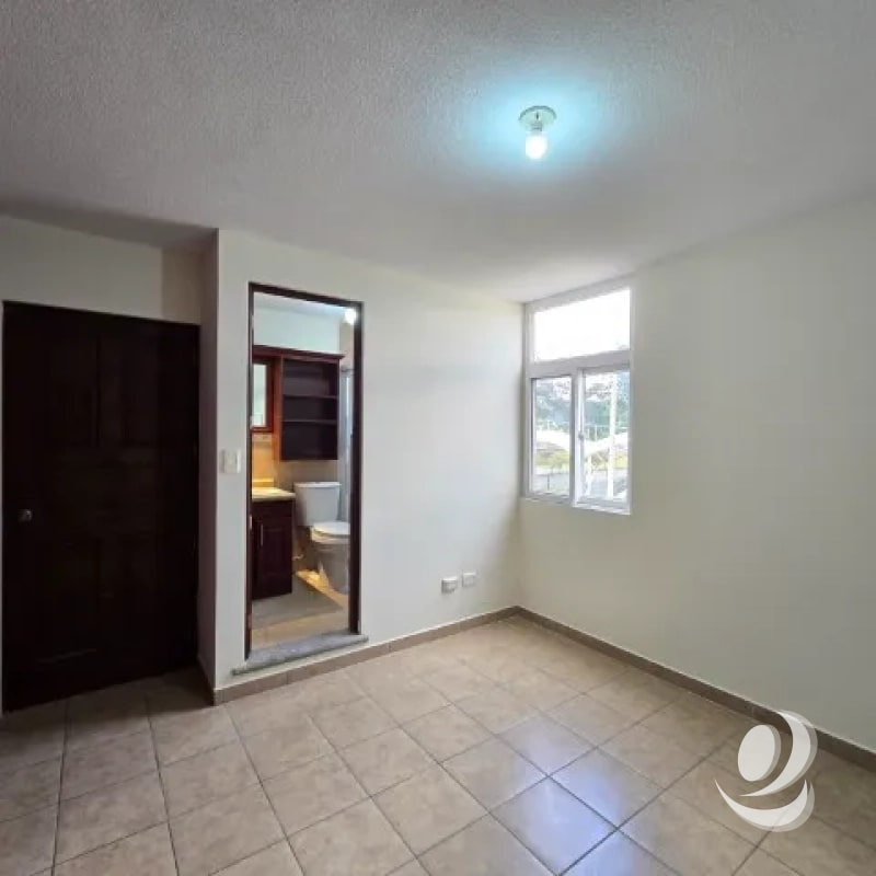 🏡 Casa en Venta - 4