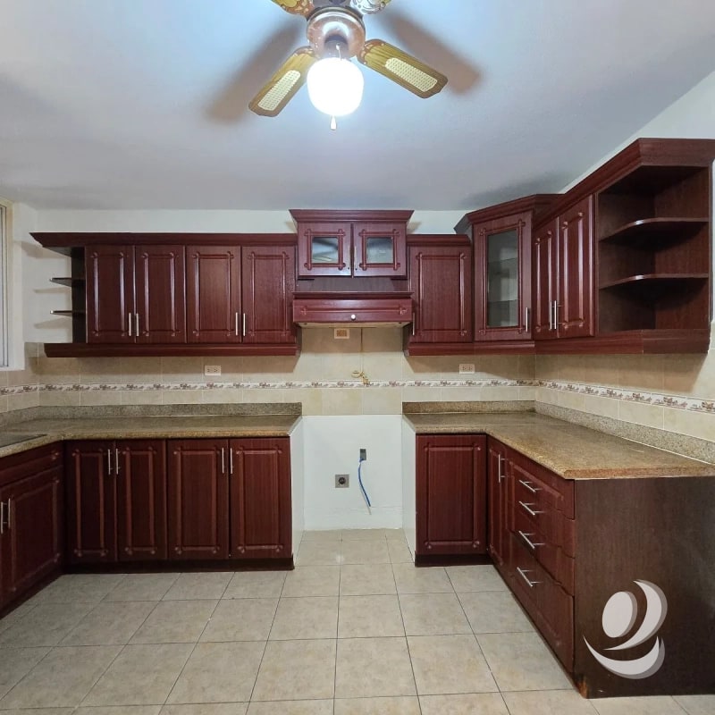 Casa en Venta Quintas Los Encinos Zona 7 de Mixco - 4