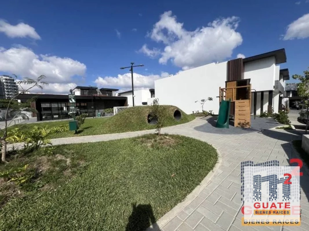 Casa en Renta, Zona 10 - 2