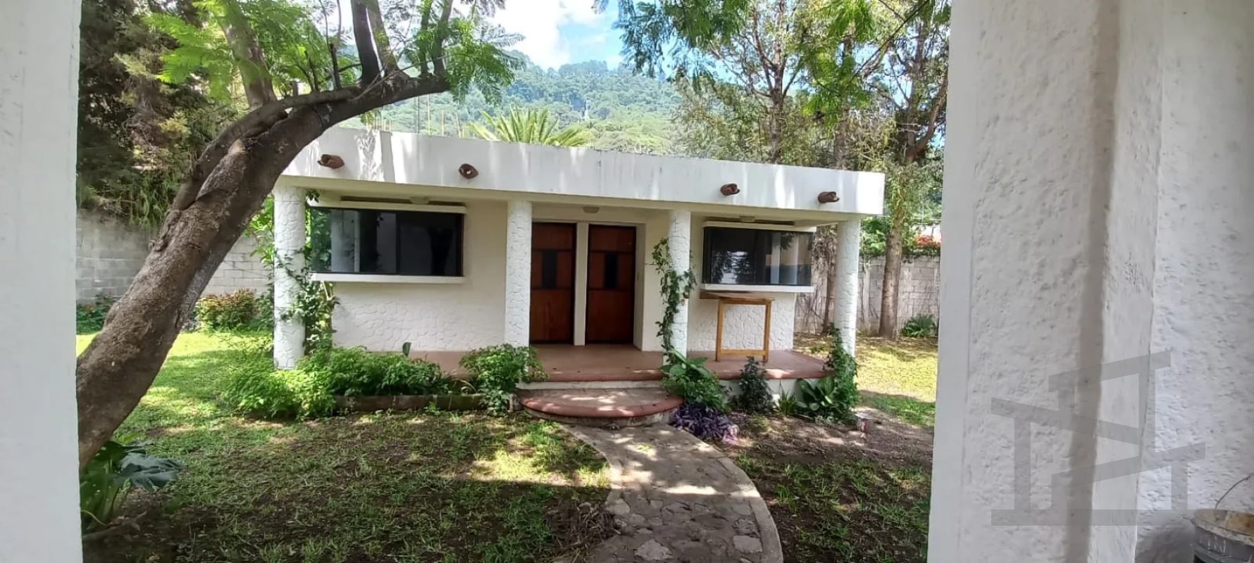 Residencia Exclusiva en Panajachel – Diseño Moderno con Módulo Independiente - 3