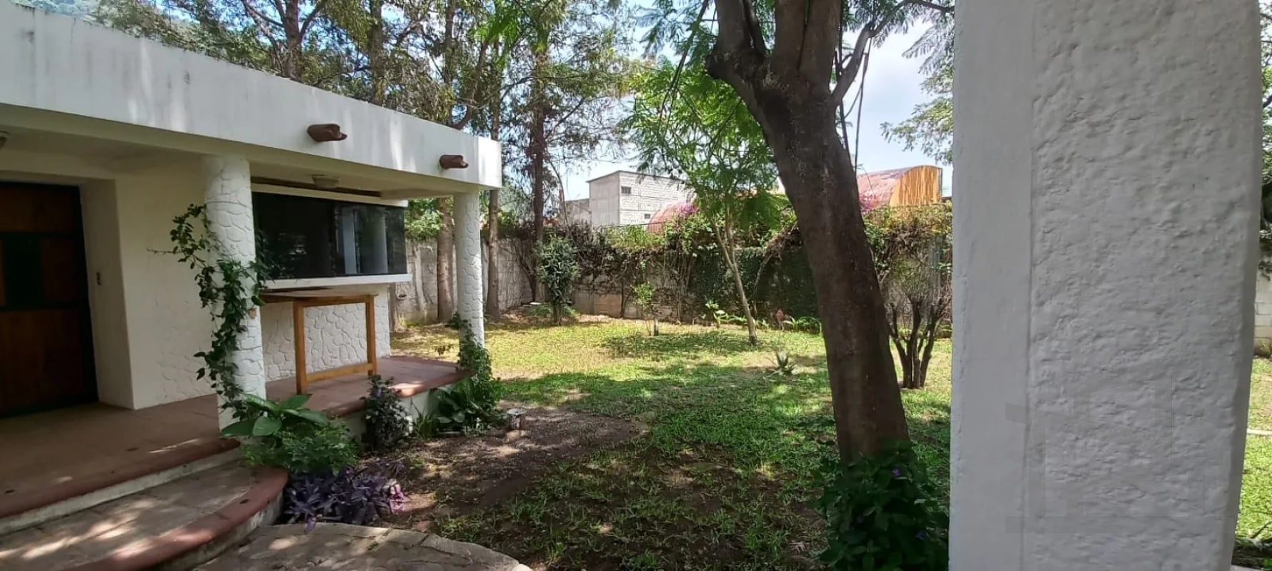 Residencia Exclusiva en Panajachel – Diseño Moderno con Módulo Independiente - 2
