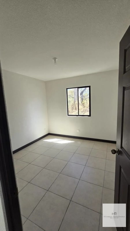 Alquiler de Casa Familiar: Colinas Premier, Palencia - 12