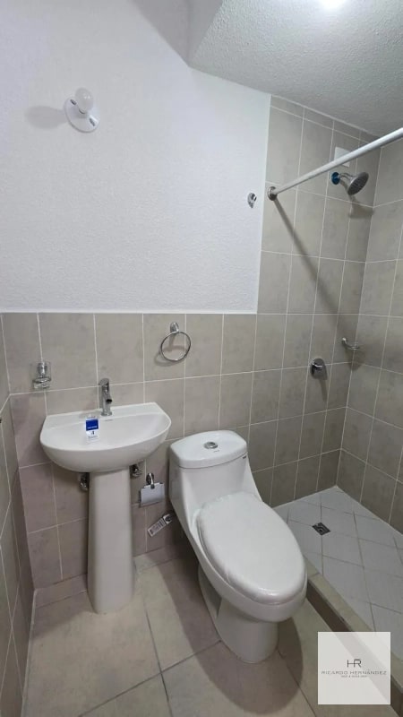 Alquiler de Casa Familiar: Colinas Premier, Palencia - 11