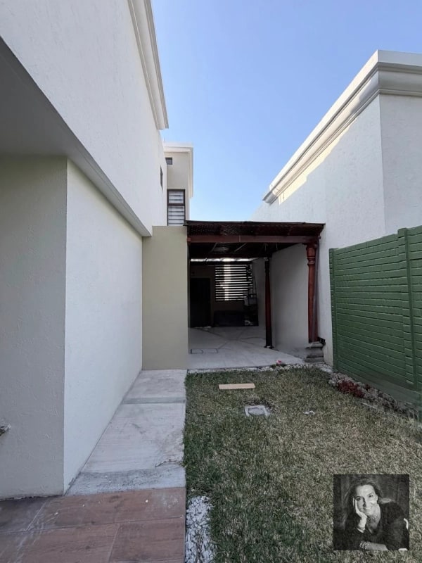 Casa en Venta en Vistas de San Isidro – Zona 16 - 10