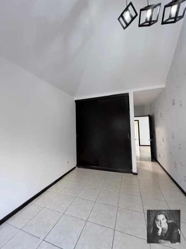 Casa en Venta en Vistas de San Isidro – Zona 16 - 3