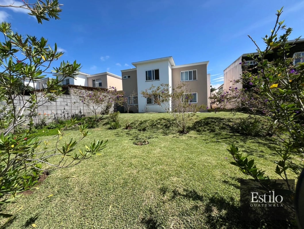 CASA EN VENTA FONTANA II - 1