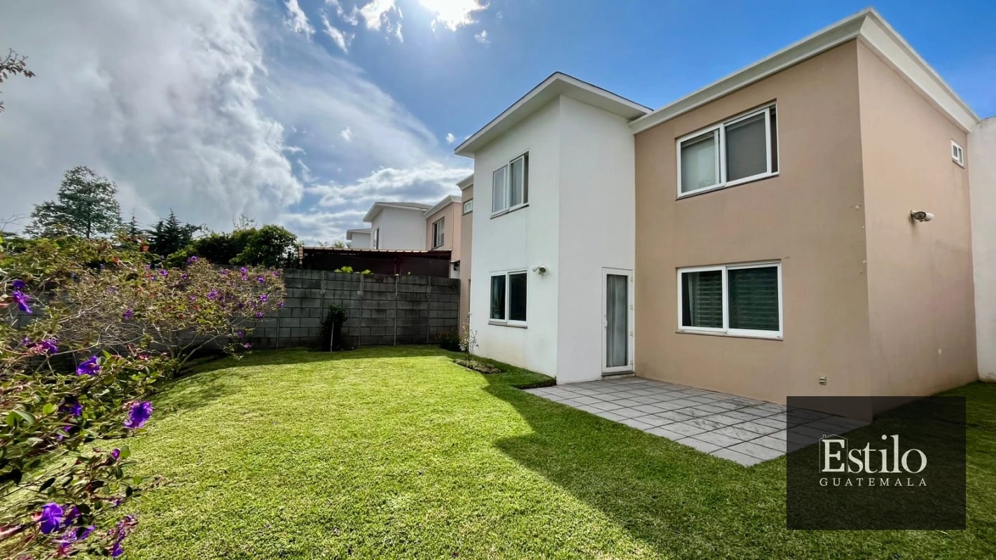 CASA EN VENTA FONTANA II - 2