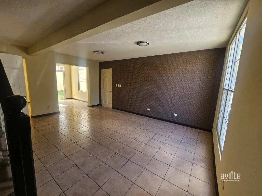 Condado Naranjo, casa Navarra dentro de Alameda Norte   Q2,750,000 - 15