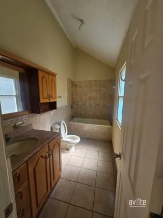 Condado Naranjo, casa Navarra dentro de Alameda Norte   Q2,800,000 — Casa en Venta en Condado Naranjo, Zona 4 Mixco, Guatemala, Ciudad — miniatura 4 de 14