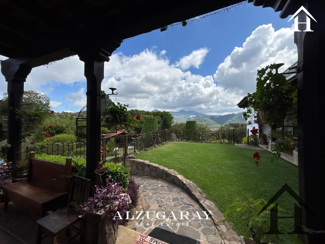 casa espectacular 8,865 Vrs2 San Lucas Sacatepequez - 8