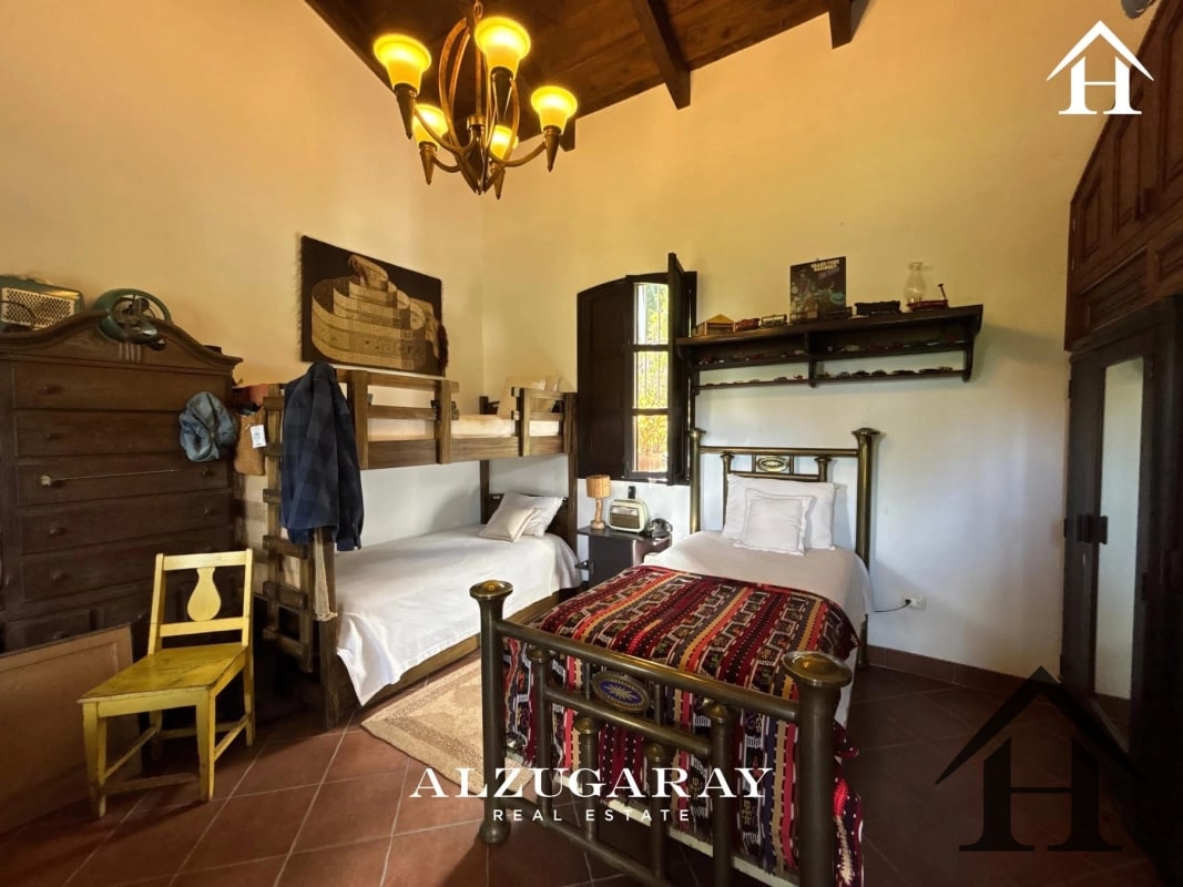 casa espectacular 8,865 Vrs2 San Lucas Sacatepequez - 3