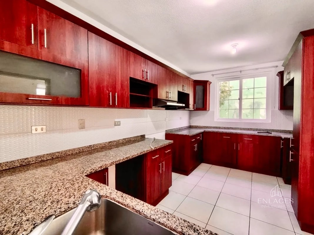 Fraijanes • Casa en Renta / Venta • Residencial Entreverdes - 6