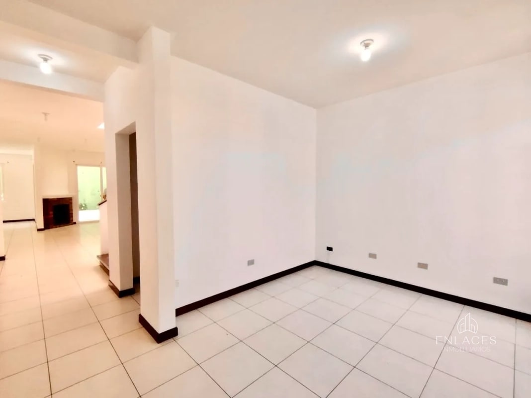 Fraijanes • Casa en Renta / Venta • Residencial Entreverdes - 4