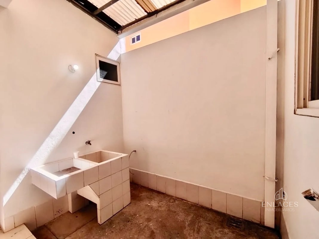 Fraijanes • Casa en Renta / Venta • Residencial Entreverdes - 2