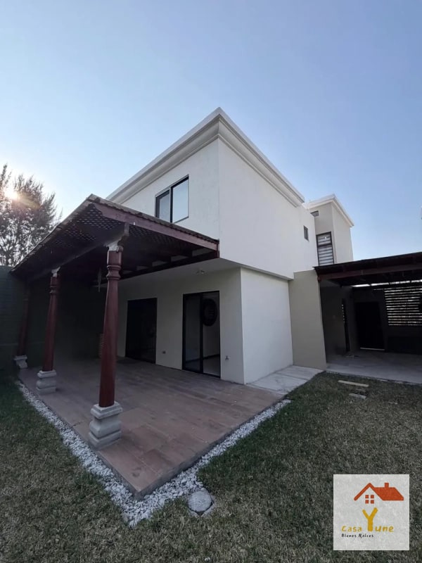 Casa en venta zona 16 Vistas de San Isidro - 16