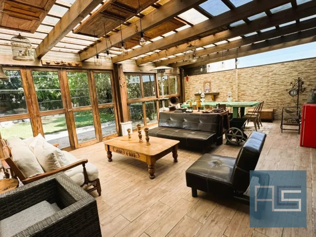 *Casa amplia de 4 hab en VENTA,  La Fontana 2, Carretera a El Salvador* — Casa en Venta en La Fontana II, Carretera a El Salvador, Guatemala, Ciudad — foto 1 de 17
