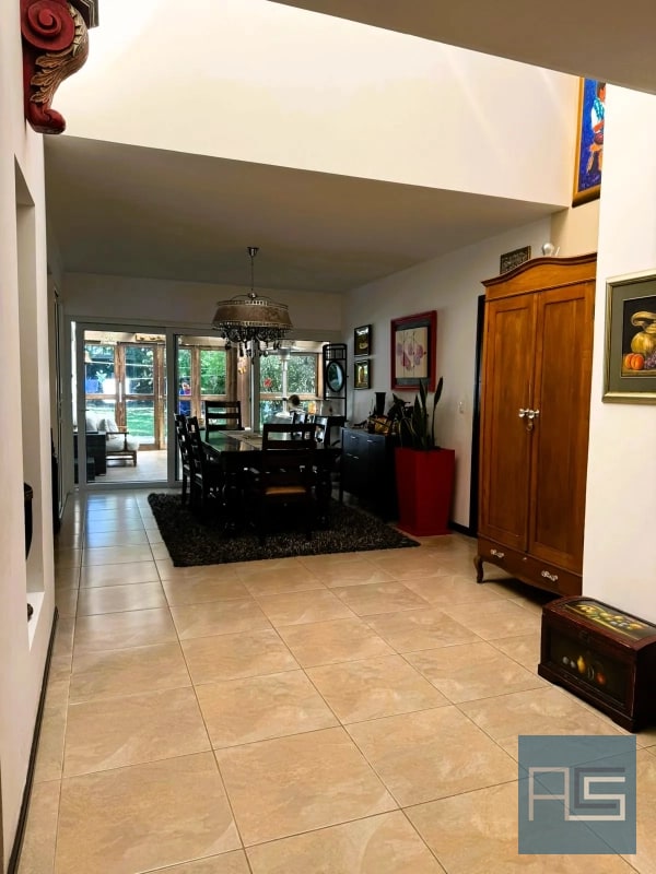 *Casa amplia de 4 hab en VENTA,  La Fontana 2, Carretera a El Salvador* - 17