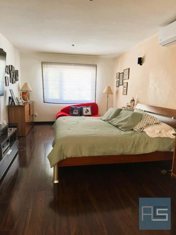 *Casa amplia de 4 hab en VENTA,  La Fontana 2, Carretera a El Salvador* - 11
