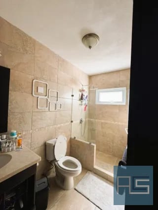 *Casa amplia de 4 hab en VENTA,  La Fontana 2, Carretera a El Salvador* — Casa en Venta en La Fontana II, Carretera a El Salvador, Guatemala, Ciudad — miniatura 9 de 17