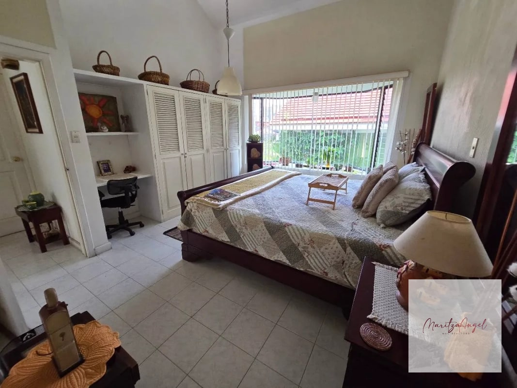 CASA EN VENTA EN ZONA 10 - 3